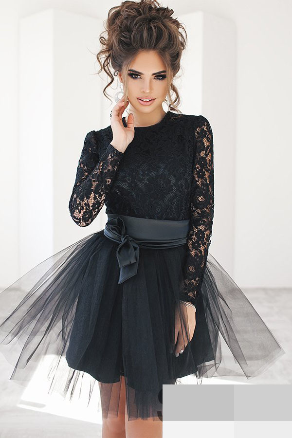 Черное платье с пышной юбкой и кружевом фото