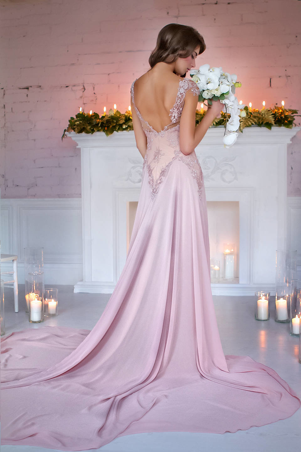 розовое платье со шлейфом