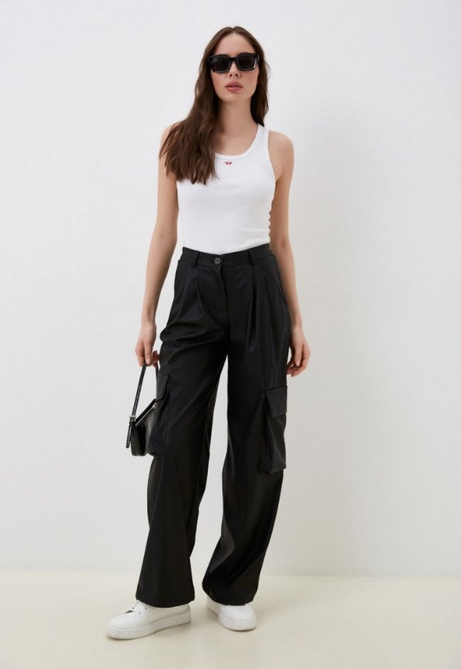 Черные брюки-каррот с накладными карманами Irma Dressy