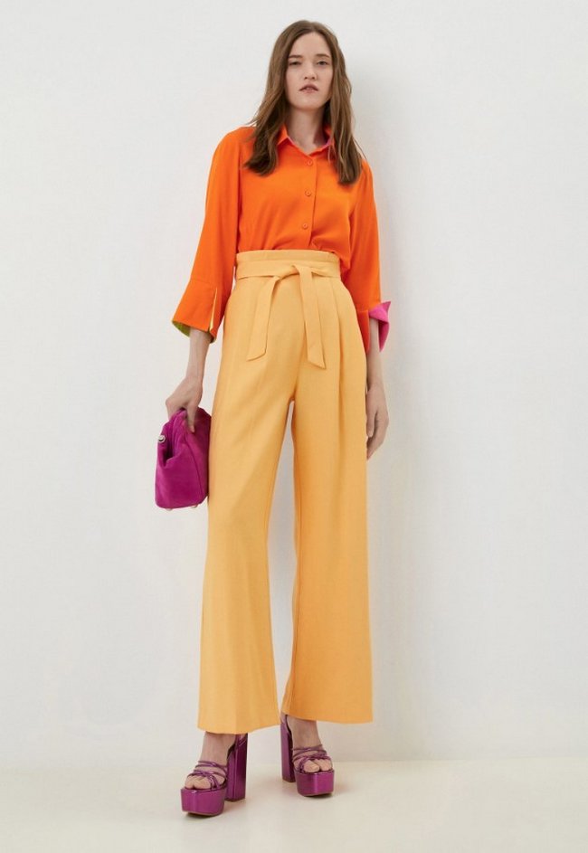 Яркие высокие брюки Naf Naf оранжевого цвета