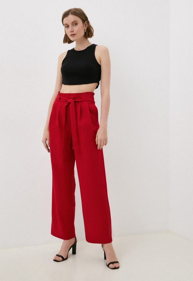 Шерстяные брюки с защипами красного цвета De Fil Blanc