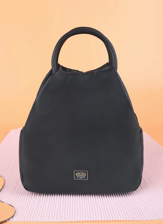 Изысканная сумка-рюкзак от бренда Dor из натуральной, качественной кожи