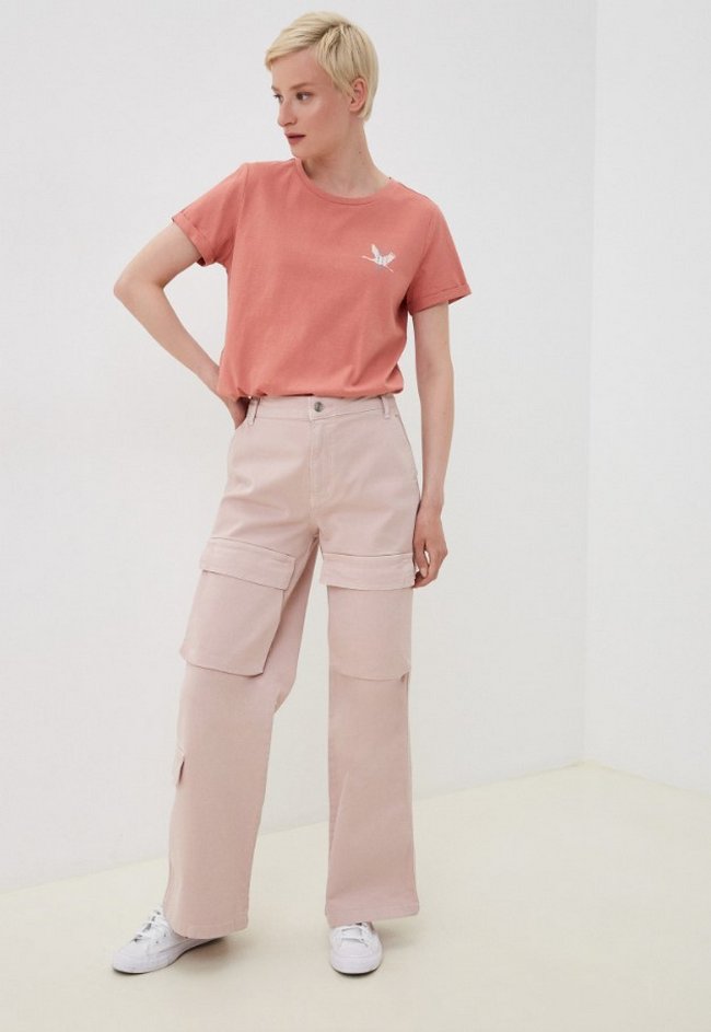 Розовые широкие джинсы с карманами Mossmore