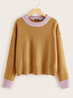 Вязаный свитер размера плюс с контрастным вырезом