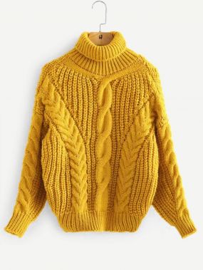 Вязаный однотонный свитер с высоким воротником