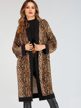 Леопардовое пальто с контрастной отделкой