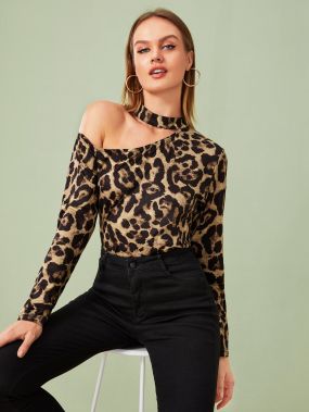 Асимметричная футболка с леопардовым принтом