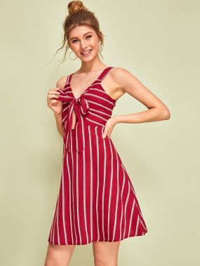 Ажурное полосатое платье с завязкой