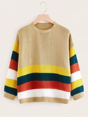 Контрастный свитер в полоску размера плюс
