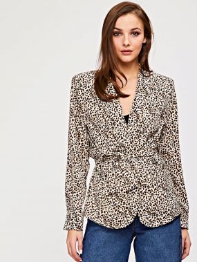 Пиджак с леопардовым принтом и поясом