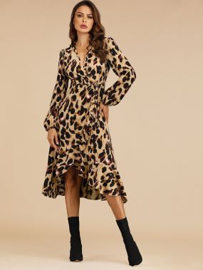 Платье с леопардовым принтом и поясом