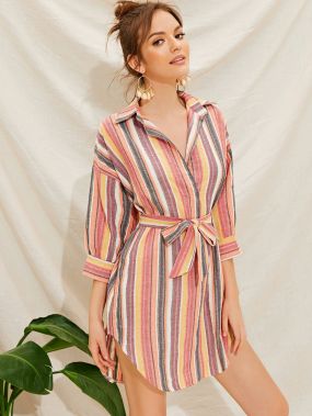 Разноцветное полосатое платье с поясом