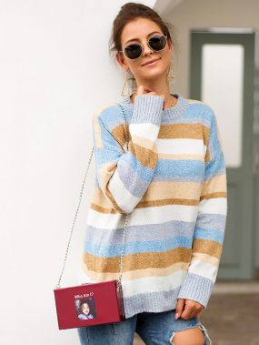 Полосатый свитер с оригинальным воротником