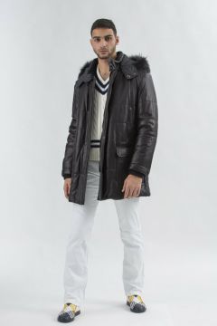 Кожаная куртка Gallotti зимняя, силуэт прямой, ветрозащитная, отделка мехом, карманы, герметичные швы, подкладка, утепленная, манжеты, капюшон, водонепроницаемая, внутренний карман, съемный капюшон, размер 60, черный