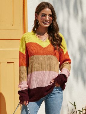 Контрастный свитер с оригинальной отделкой