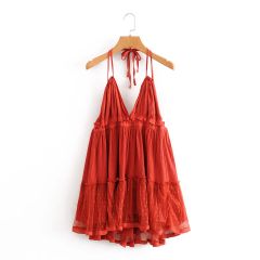 Многослойное платье-халтер с открытой спиной