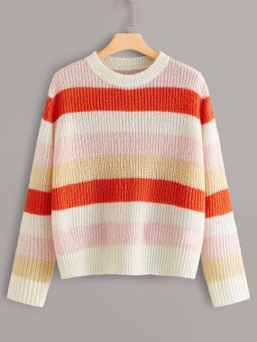 Контрастный полосатый свитер размера плюс