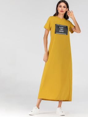 Длинное платье-футболка с текстовым принтом