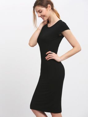 Чёрное облегающее платье
