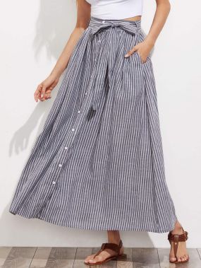 Модная юбка в полоску на кнопках с поясом