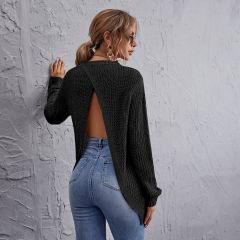 Однотонный свитер с открытой спиной
