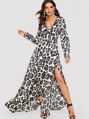 Леопардое платье с высоким разрезом