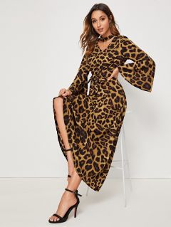 Платье с воротником-чокером, леопардовым принтом и поясом