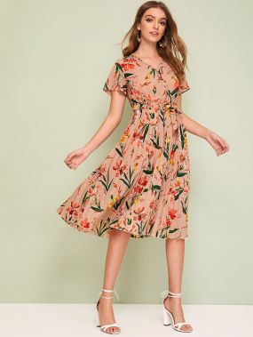 Цветочное плиссированное платье с поясом