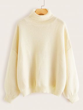 Однотонный вязаный свитер с высоким вырезом