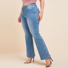 Расклешенные джинсы размера плюс с пуговицами