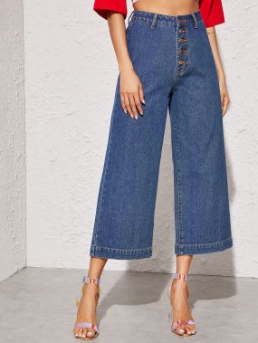 Короткие прямые джинсы