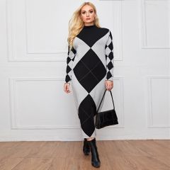 Платье-свитер размера плюс с узором и воротником-стойкой